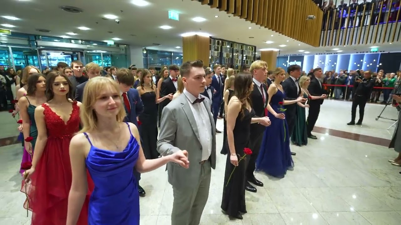 Studniówka 2024 L.O. im. J. III Sobieskiego - polonez