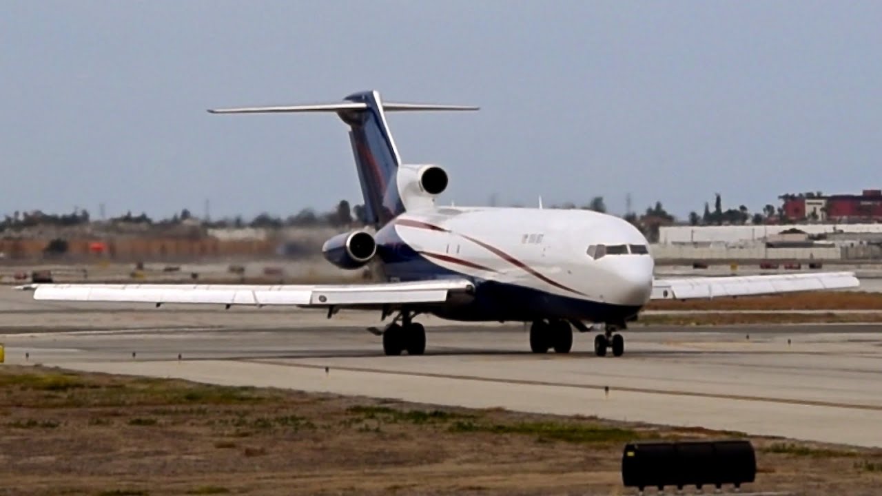 USA Jet Airlines 727-223 Taxi / Takeoff - KLGB