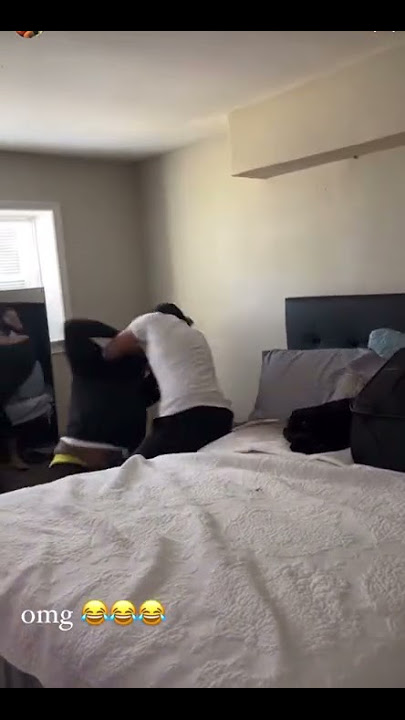 Looks like white boy maj had a lil fight at Ida party