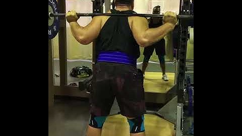 Above parallel pause squats @365