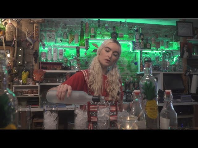 在 YouTube 上观看 Cintia Lund - Screwdriver