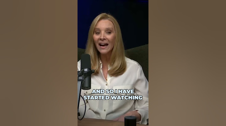 Lisa Kudrow Finds Solace in 'Friends' After Matthew Perry's Passing #shorts