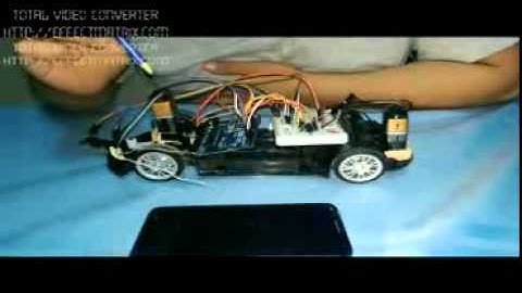 Auto controlado por Bluetooth (Arduino uno)