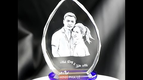 Chân dung pha lê 3D hình giọt nước - chân đế pha lê màu xanh dương