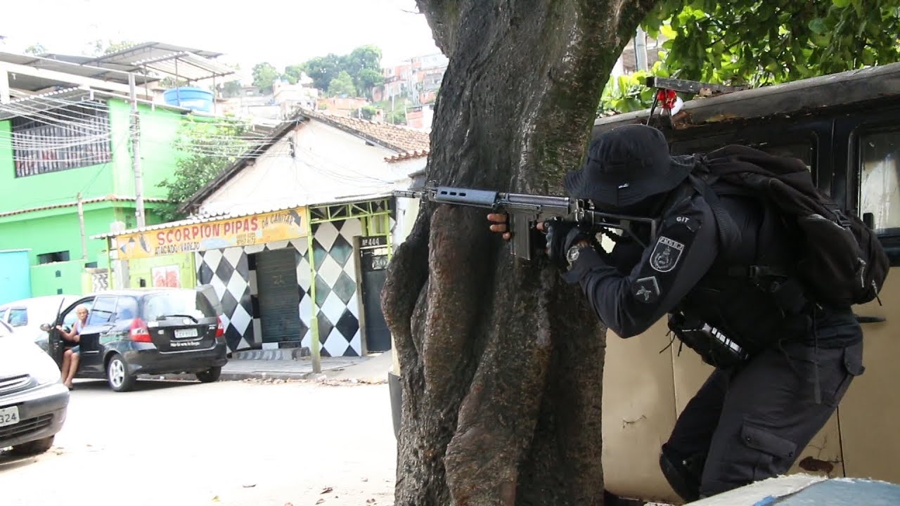 Tiroteio intenso marca operação da PM no Alemão - BCN NEWS