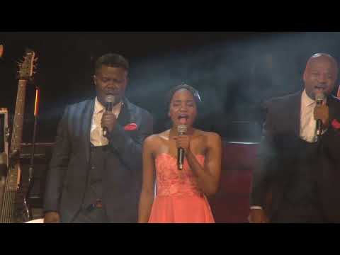 Putar Behold the Lamb (Live) - Tshwane Gospel Choir