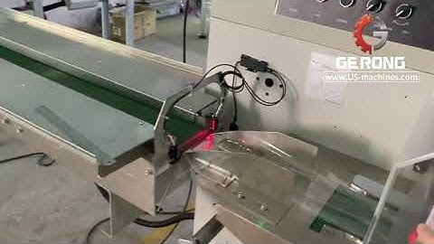 Medical mask earloop folding sorting feeding flow type bag packaging machine