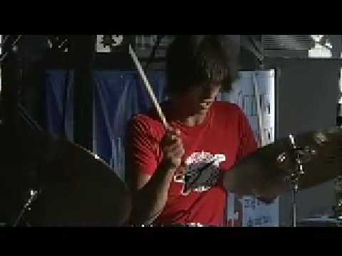 Watch Maritalin Mal Élevé on YouTube