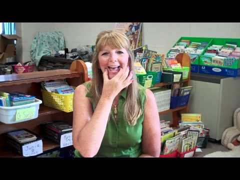 Using Hand Signals to Teach Short Vowel Sounds