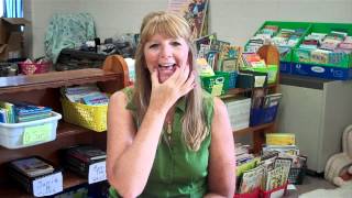 Using Hand Signals to Teach Short Vowel Sounds