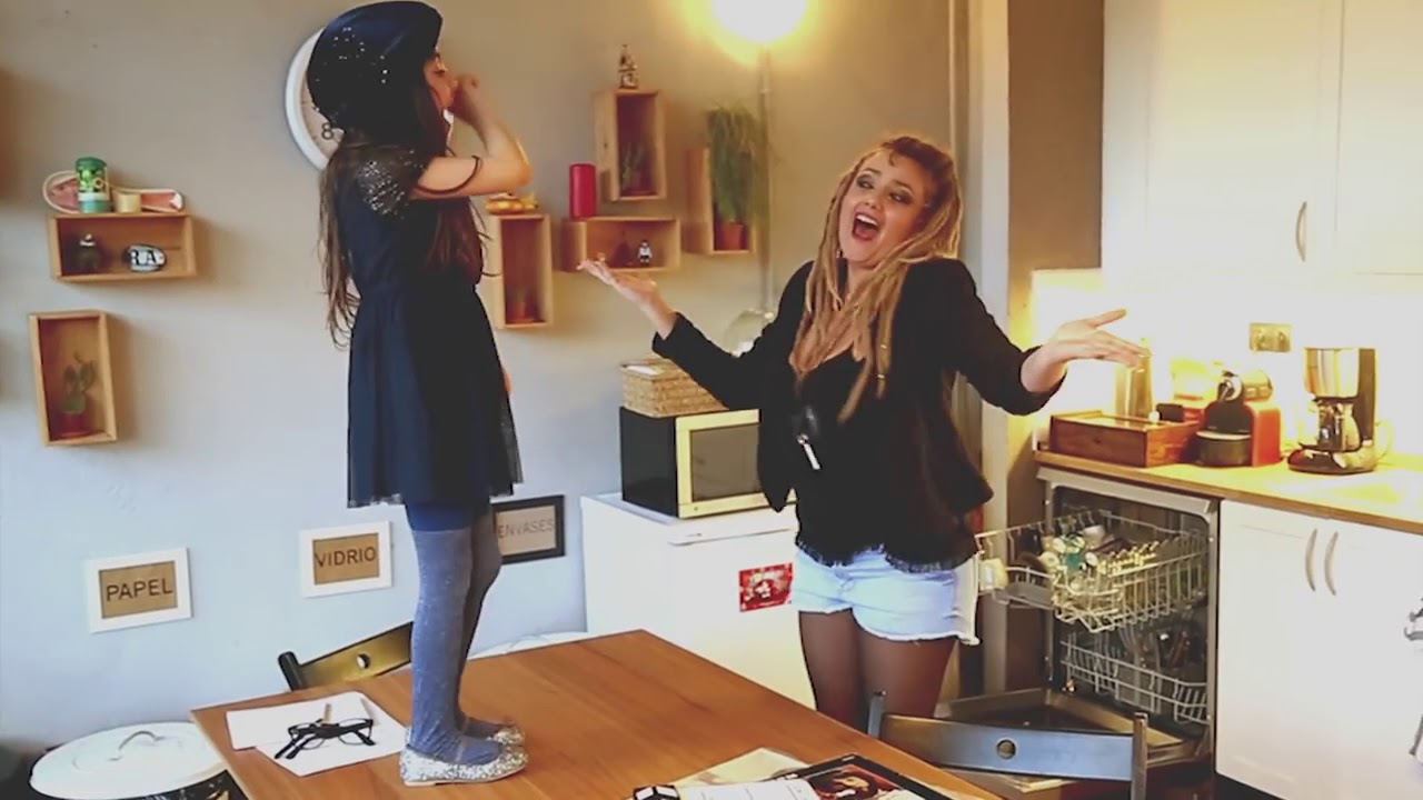 Flamenco pop singer for bookings in  Mallorca for weddings, corporate events and private parties