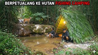 Berpetualang di hutan camping dan membangun shelter mencari ikan dan buah-buahan bersama kameramen
