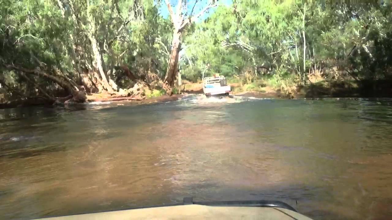 Landcruiser V8 turbo diesel mining ute Pilbara river crossing