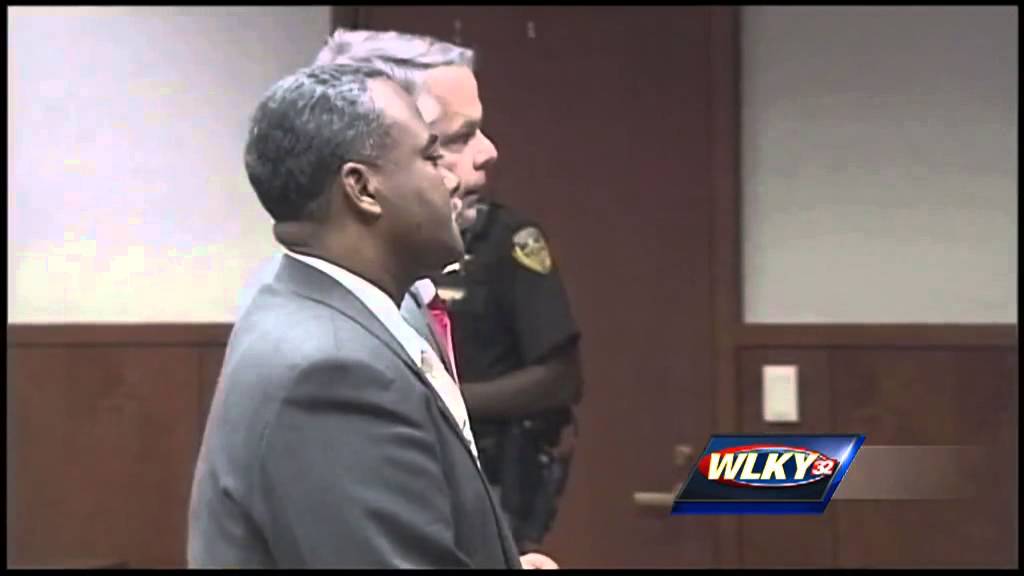 Louisville police detective resigns from force - YouTube