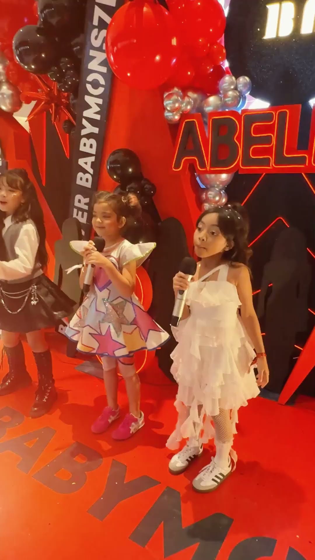 AKHIRNYA LEIKA MAZAYA NANYI LAGU LIBURAN BARENG ? SPESIAL DI ULANG TAHUN ABELLA #leika #shorts