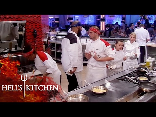 The Red Team Get Salty Over Black Jackets Helping Them | Hell's Kitchen class=