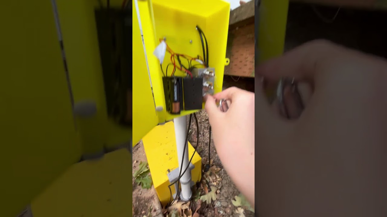 Mini Federal Signal Thunderbolt 1000T test