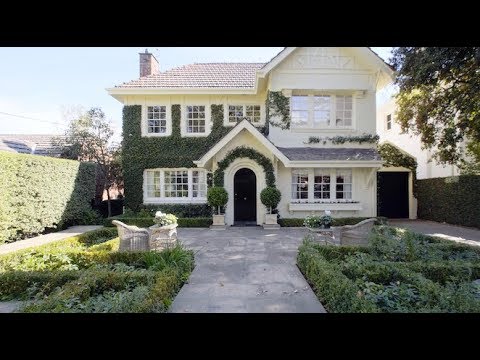 Marshall White: 13 Howard Street, Kew