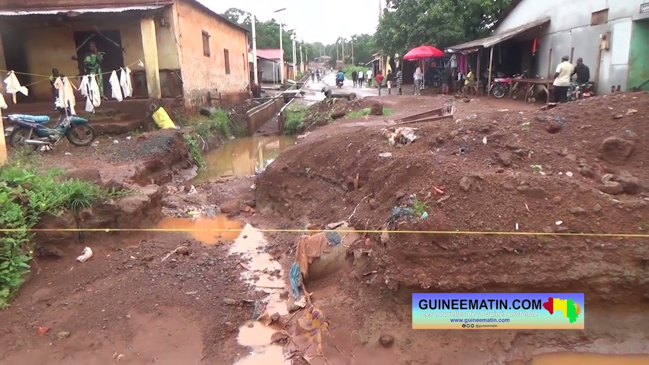 Ismaël Diallo sur la route de Gaoual: pour aller à Boké, tu peux passer 2 à 3 jours sur la route