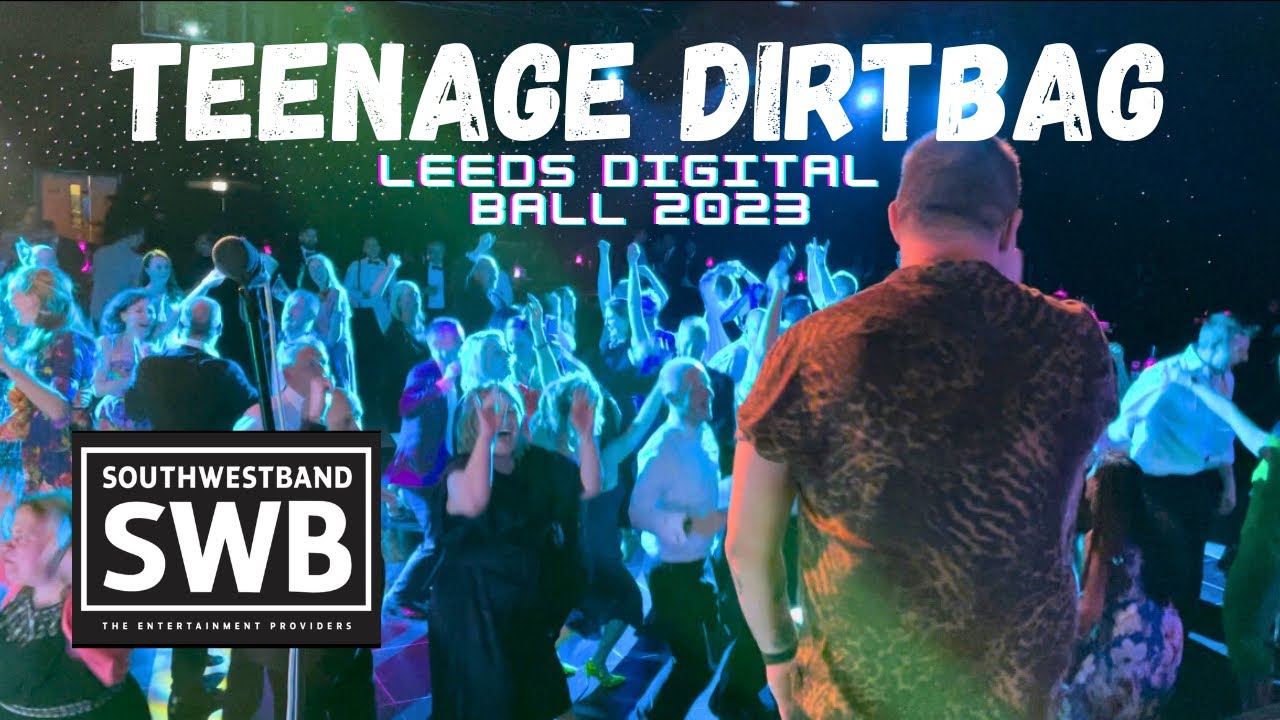 Epic Crowd Interaction: Guests get low to 'Teenage Dirtbag' with SouthWestBand 