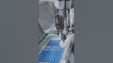 Casting memory pillow foam core with gel pad