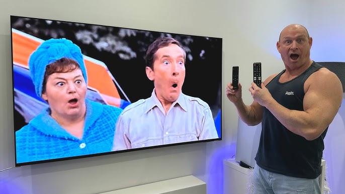 I tested an Ambilight OLED TV and it made me feel like a kid at Christmas