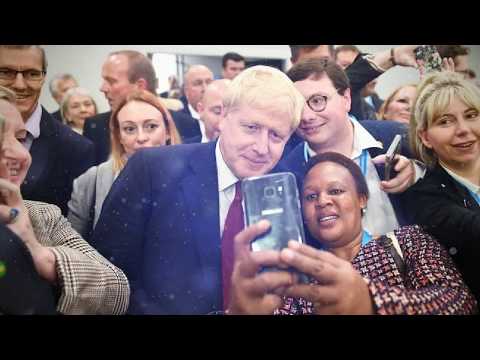 Video: Noul Pașaport Din Marea Britanie Este Destul De Sigur și Sigur