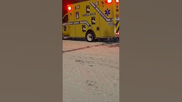 🚑 Ambulance briefly stuck in the snow