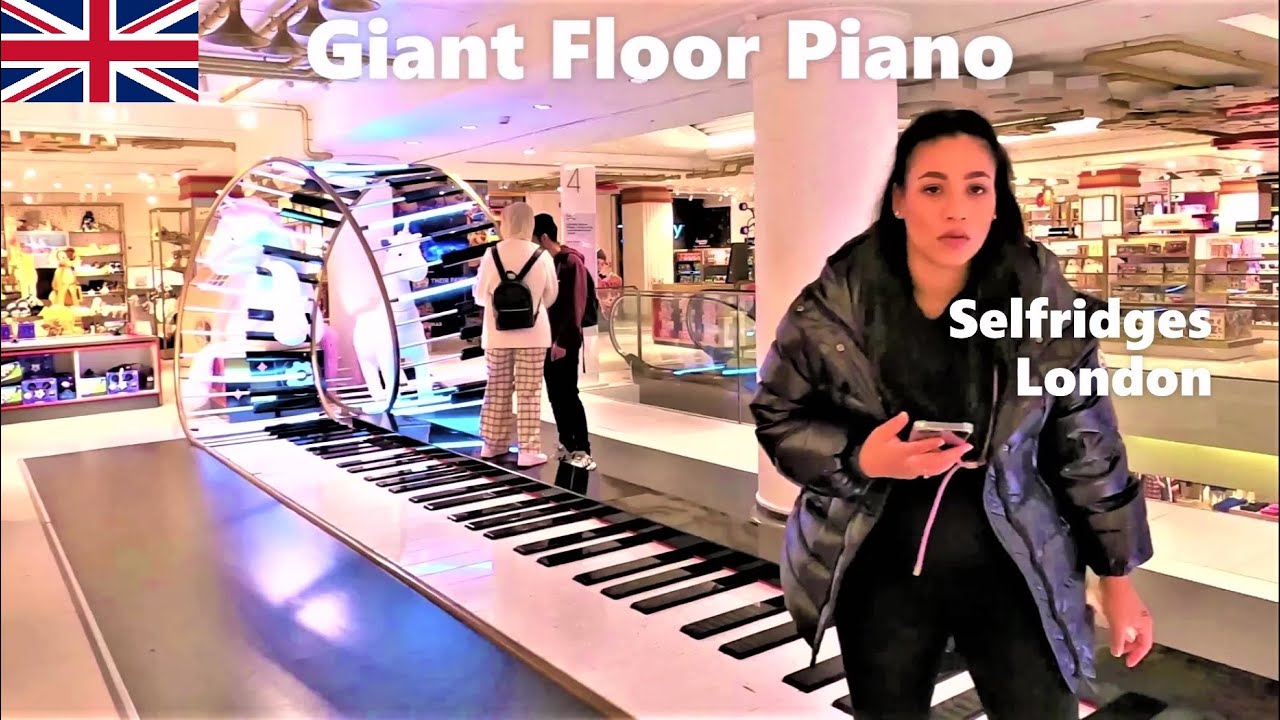 🙃Cute Giant Floor Piano at Selfridges,Oxford Street,London!What a cutie