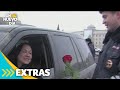 Policías Rusos les regalan rosas a las conductoras | Un Nuevo Día | Telemundo