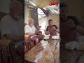 شاب يفاجئ جده بغزة بمفاجئة أفرحته كثيرا شاب يفاجئ جده بغزة بمفاجئة أفرحته كثيرا