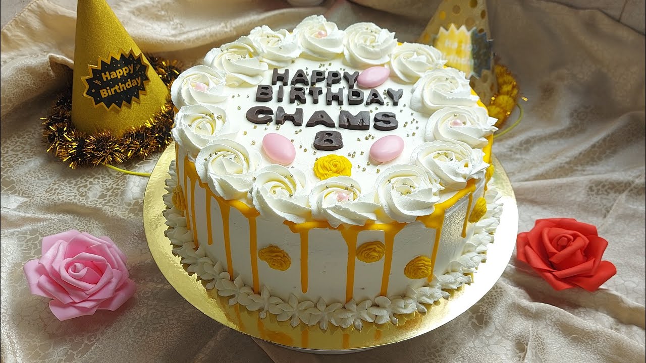 اليوم عندي ليكم أسهل و ألذ وصفة لطرطة عيد الميلاد/حلوة لاكريم بمقادير بسيطة /طريقة جد سهلة و مبسطة🎂🎂