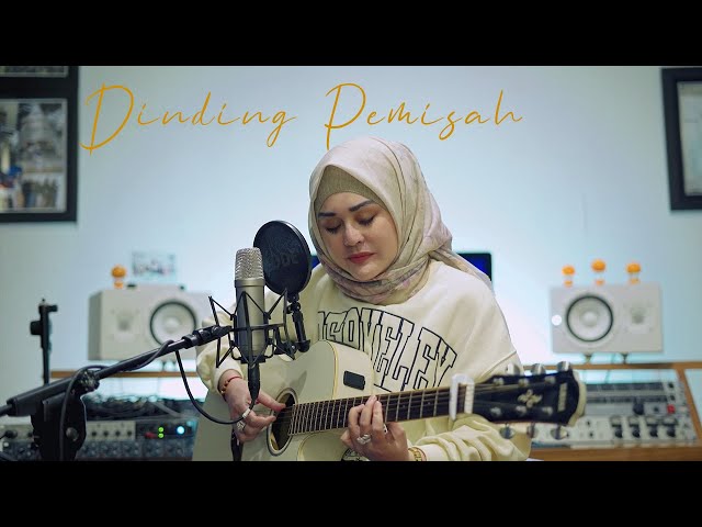 Dinding Pemisah  Merry Andani || Cover by  Els Warouw class=