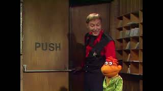 The Muppet Show - 520 Wally Boag - Backstage 1981