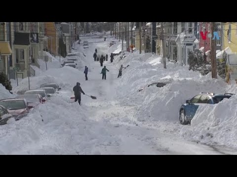 کینیڈا میں شدید برف باری