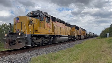 UP Snoot Nose SD40N 1591 & SD70M Lead Kingsville Local