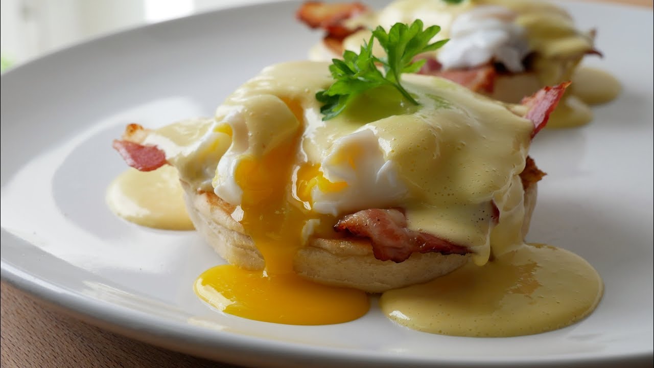 Eier Benedict mit 5-Minuten Hollandaise || Eggs Benedict with 5 Minute ...