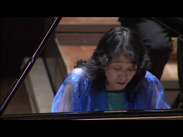 Beethoven - Concerto pour piano & orch n°2: Finale : M.Uchida / Philh Berlin / S.Rattle