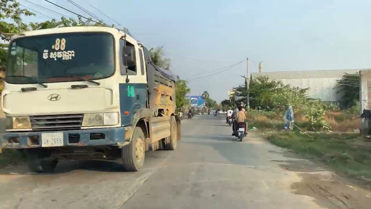 View of the front of the Yaqing factory market