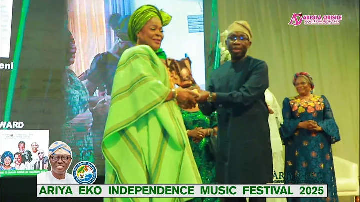 Waka Queen, Queen Salawa Abeni Celebrate Big as she bagged Special Award at Ariya Eko Independence