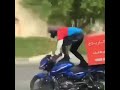 عامل في شركة توصيل طلبات مطاعم بالكويت شركة كاريدج