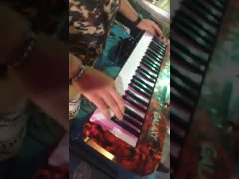 سمعني كدا بتقولها كدا ياحبيبي الله بوب مصر بيروووق