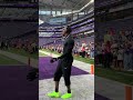 Justin Jefferson warming up for Bengals