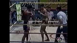 Muay Thai - แก่นศักดิ์ vs ลำน้ำมูล