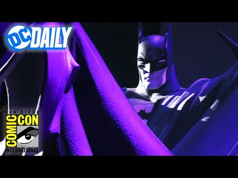 sdcc-day-1:-batman-hall-of-fame-induction-+-new-dc-booth