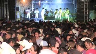 Video thumbnail of "Conjunto Invencible La Feria de las Flores en los Quince de Leslie Alejandra"