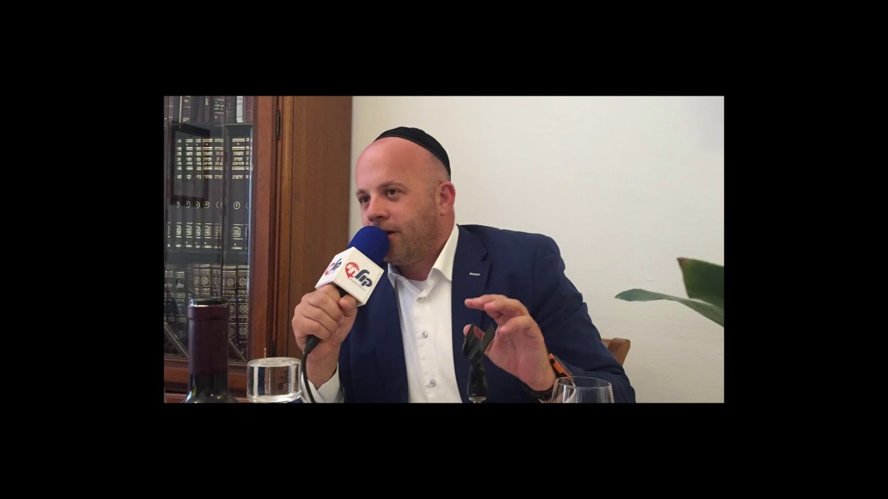 פתיח "סוף הזמן" עם מנחם טוקר
