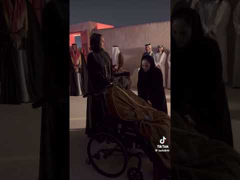 والدا امير قطر الشيخ تميم بن حمد آل ثاني الأمير الوالد حمد بن خليفة آل ثاني والشيخة موزا المسند