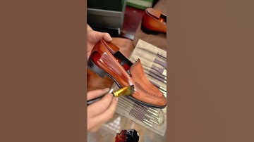 Unveiling the Art: The Mesmerizing Coloring Process of GIFENNSE Brown Loafers  #leathershoes Z