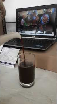 ngopi sambil ngepost laptop